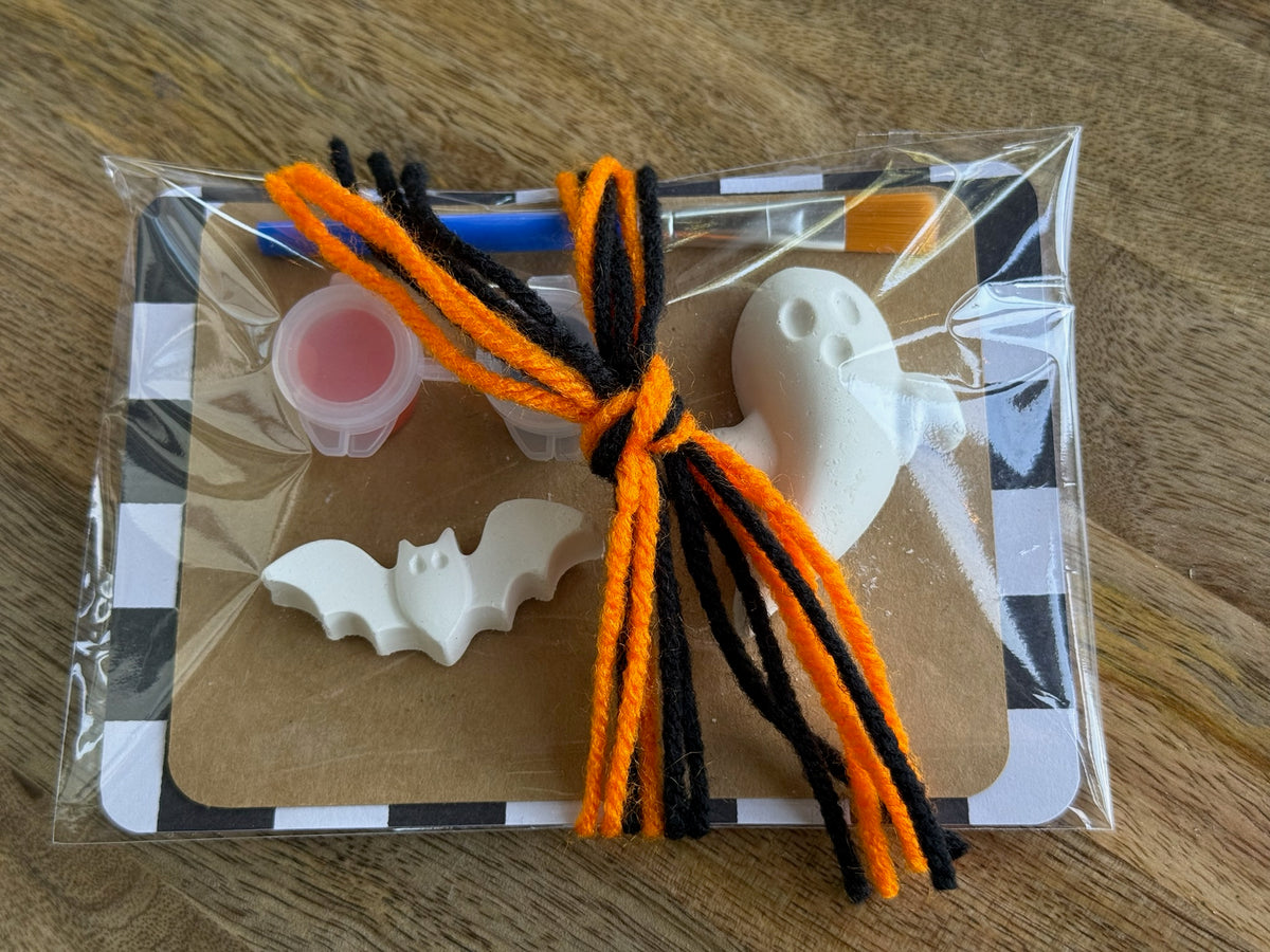 Halloween Plaster + Paint Kit